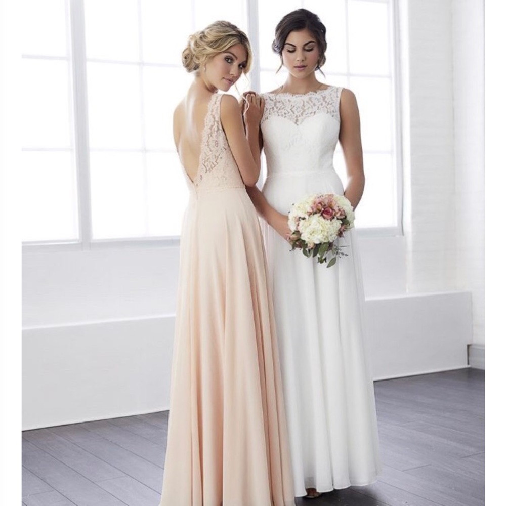 Brand new wedding dress. Ivory